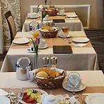 Piccolo Panzio Vendeglo Vinoteca 4*