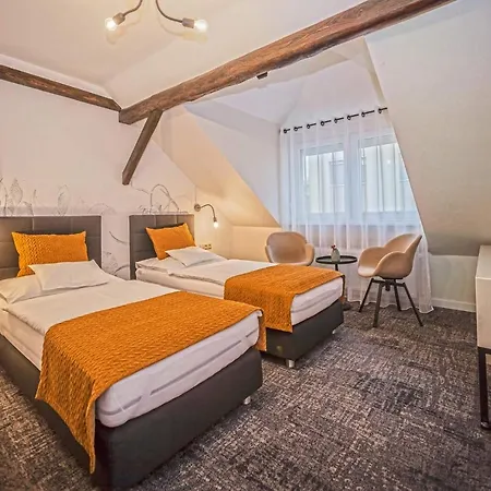 Nocleg ze śniadaniem Piccolo Panzio Vendeglo Vinoteca 4*