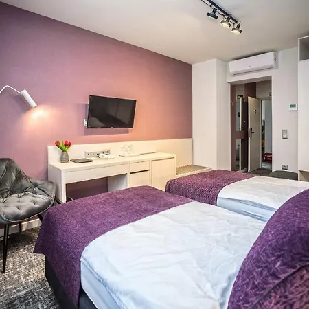 Piccolo Panzio Vendeglo Vinoteca Zalaegerszeg