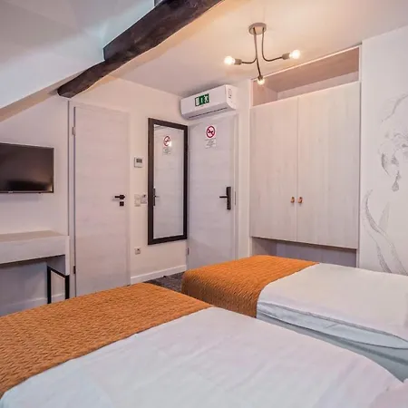 Piccolo Panzio Vendeglo Vinoteca 4*